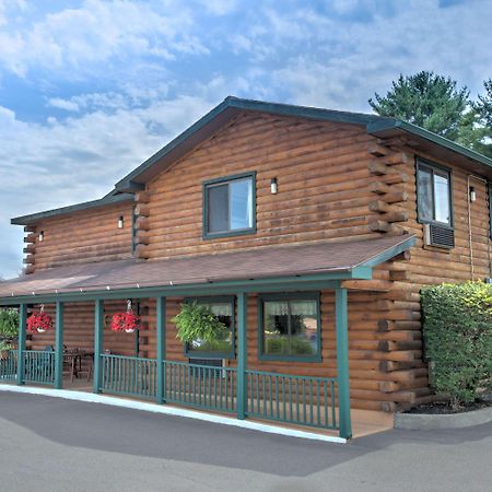 ซูเปอร์ 8 บาย วินด์แฮม เลกจอร์จ/วอเรนส์เบิร์ก แอเรีย Hotel Warrensburg ภายนอก รูปภาพ