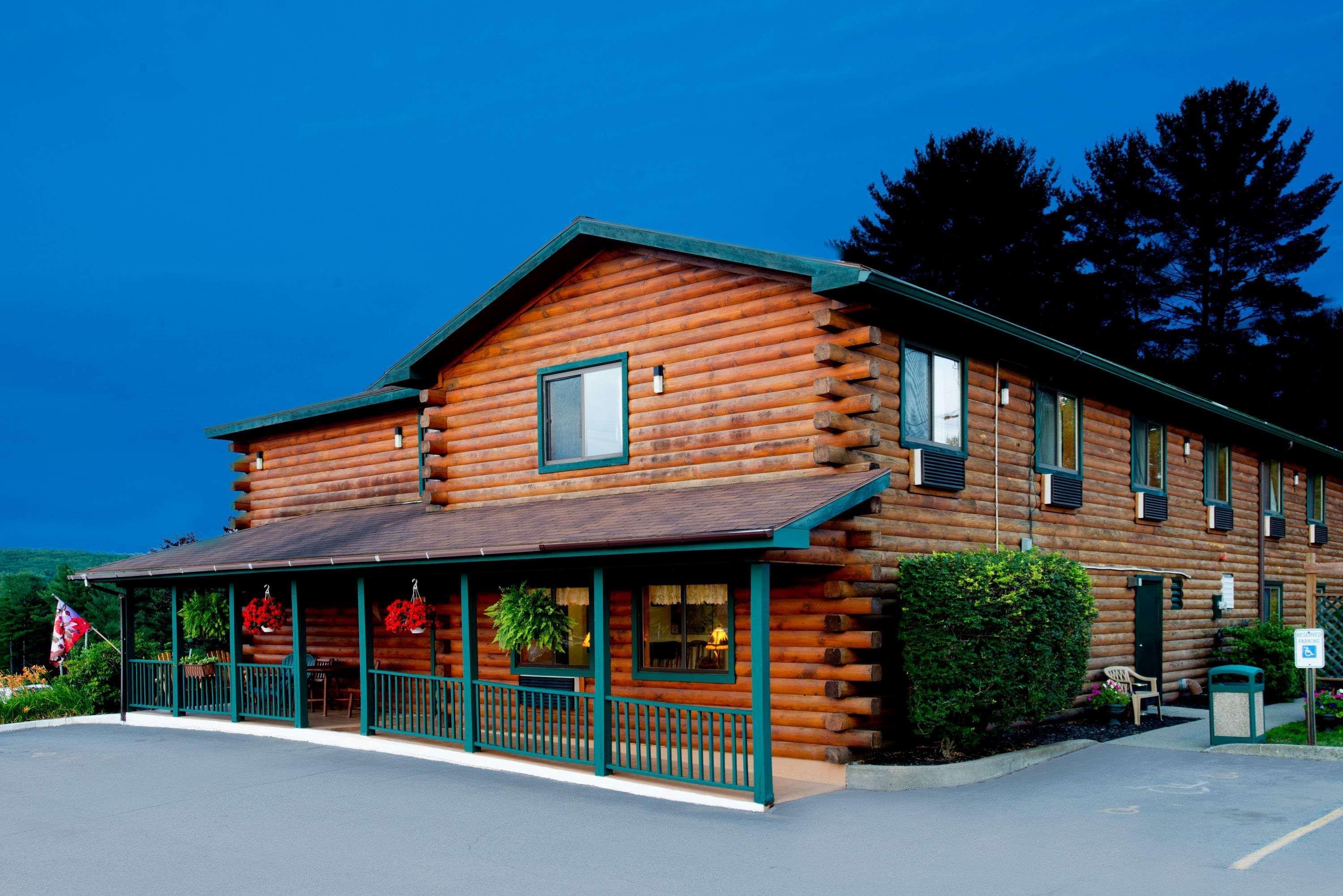ซูเปอร์ 8 บาย วินด์แฮม เลกจอร์จ/วอเรนส์เบิร์ก แอเรีย Hotel Warrensburg ภายนอก รูปภาพ