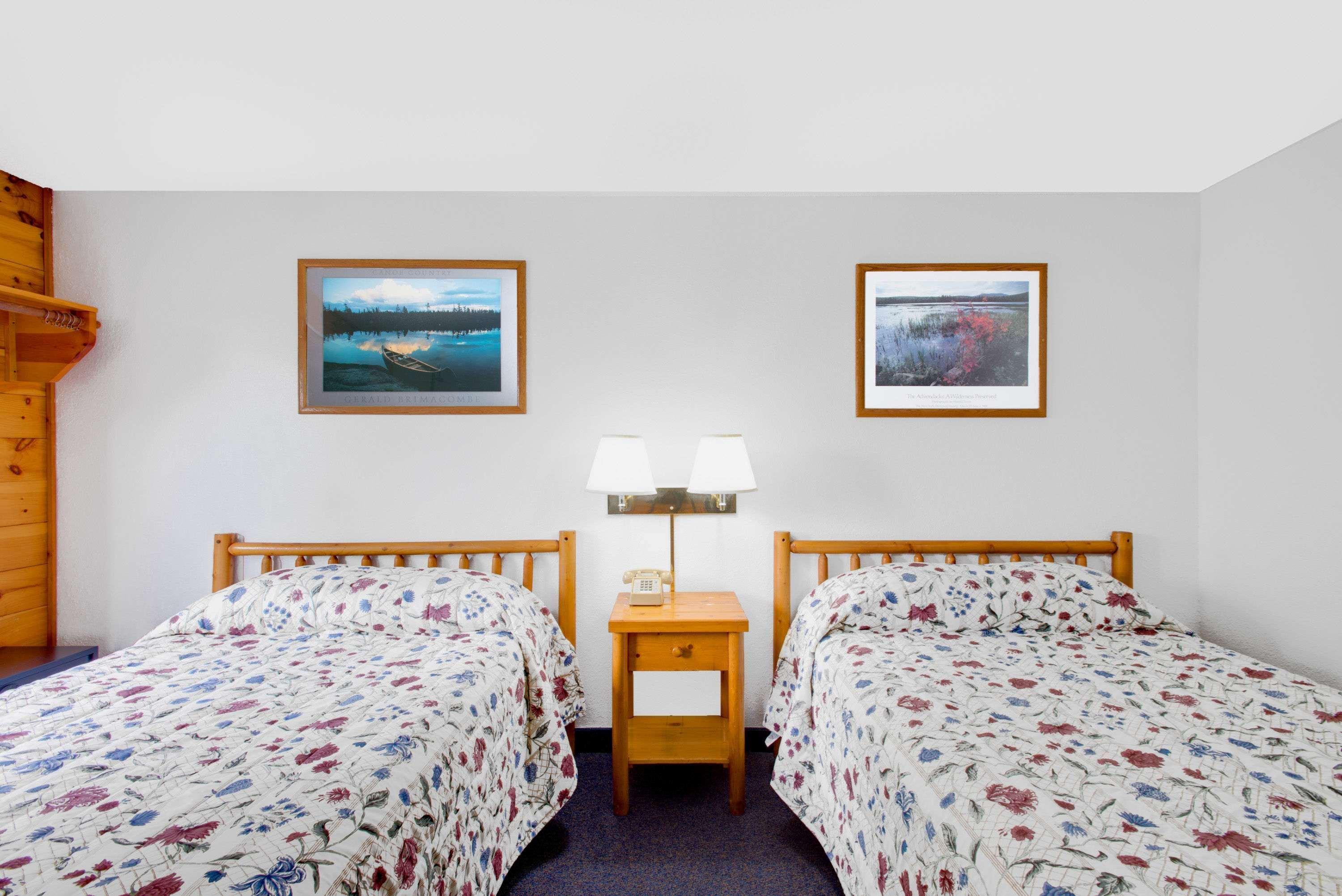 ซูเปอร์ 8 บาย วินด์แฮม เลกจอร์จ/วอเรนส์เบิร์ก แอเรีย Hotel Warrensburg ภายนอก รูปภาพ