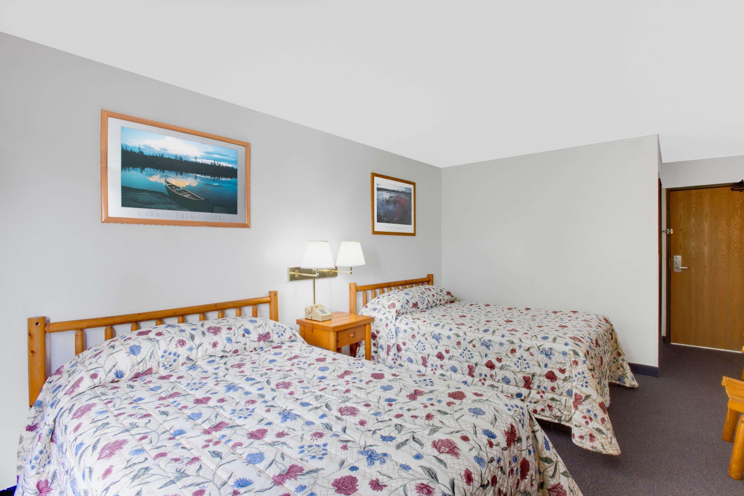ซูเปอร์ 8 บาย วินด์แฮม เลกจอร์จ/วอเรนส์เบิร์ก แอเรีย Hotel Warrensburg ภายนอก รูปภาพ