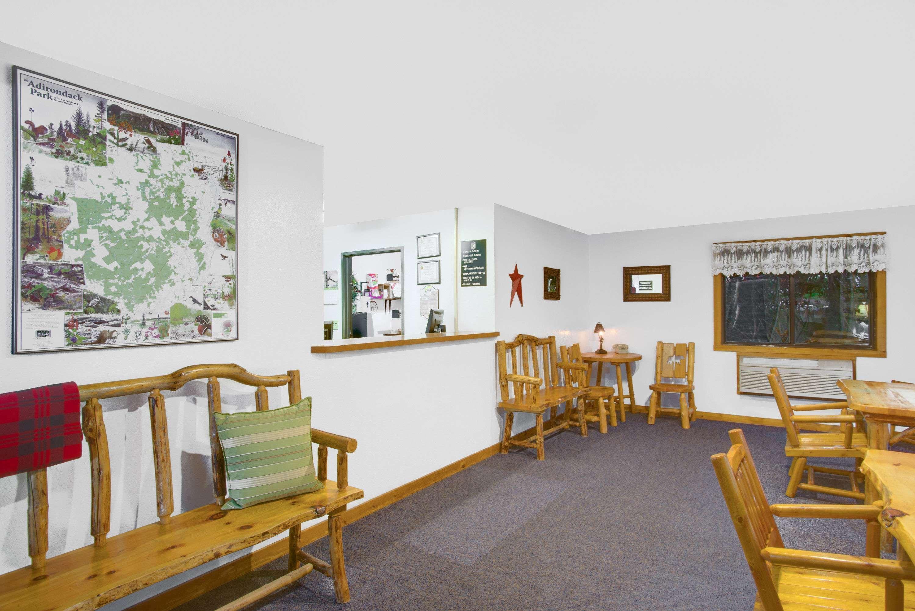 ซูเปอร์ 8 บาย วินด์แฮม เลกจอร์จ/วอเรนส์เบิร์ก แอเรีย Hotel Warrensburg ภายนอก รูปภาพ
