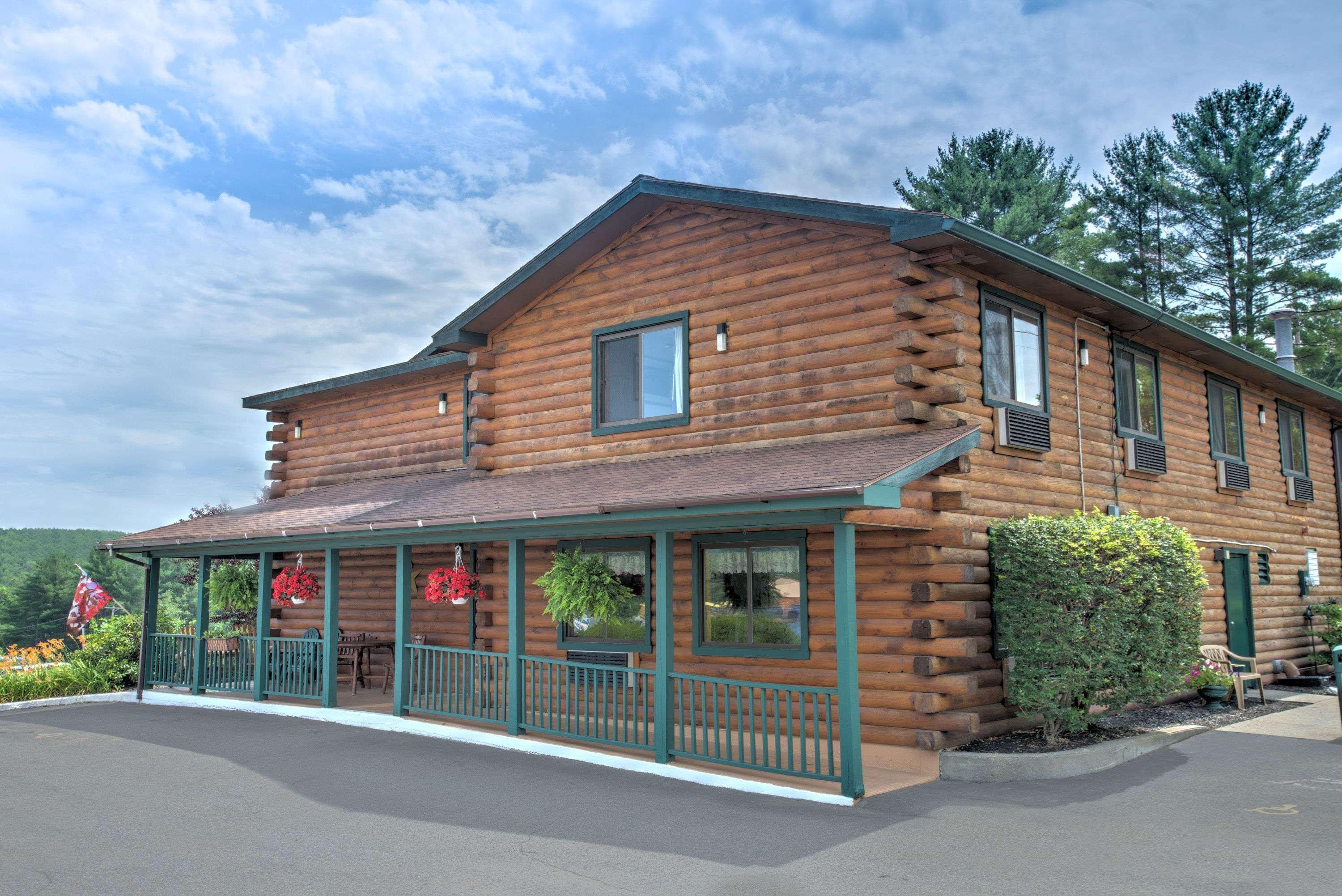 ซูเปอร์ 8 บาย วินด์แฮม เลกจอร์จ/วอเรนส์เบิร์ก แอเรีย Hotel Warrensburg ภายนอก รูปภาพ